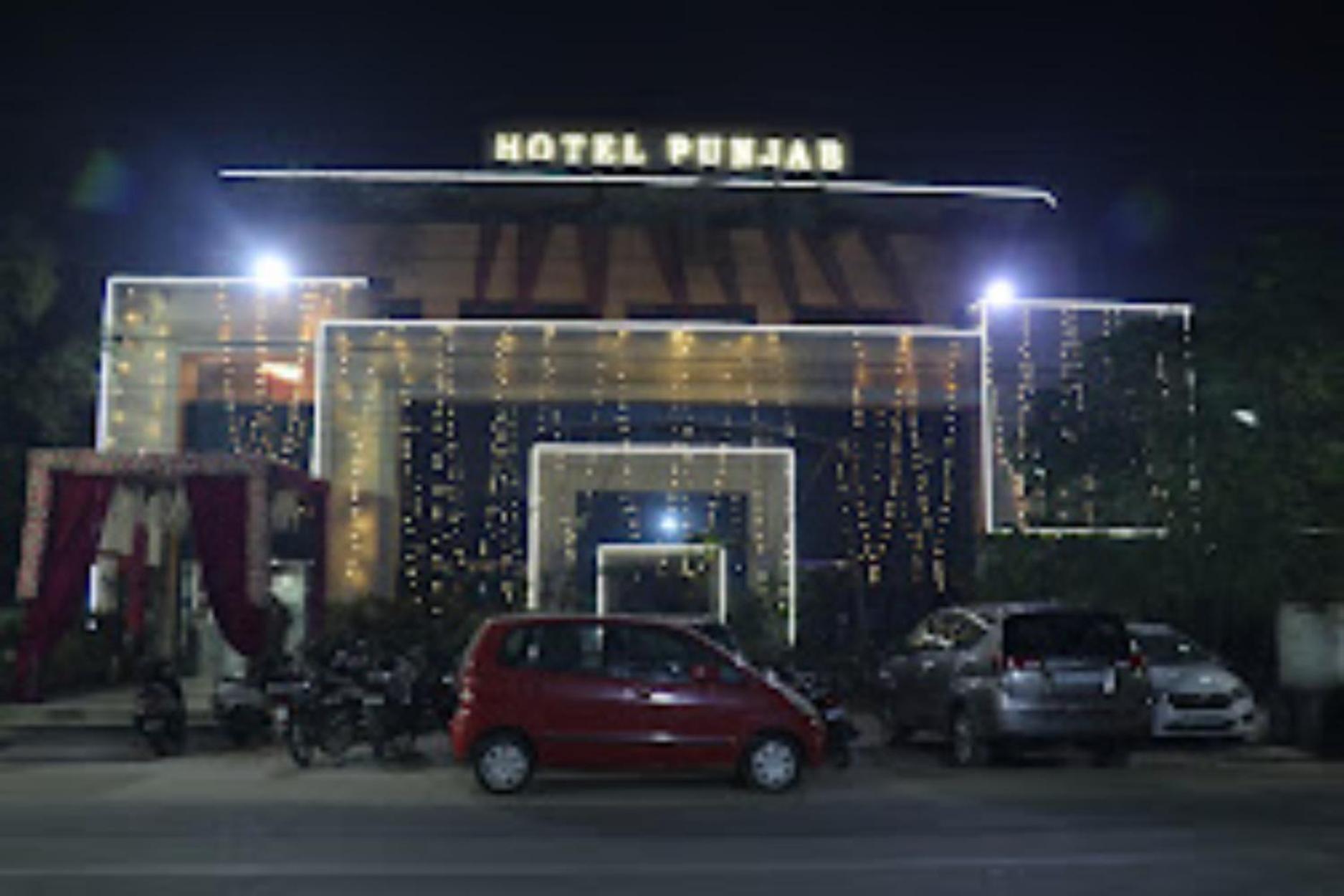 Hotel Punjab , 사하란푸르 외부 사진